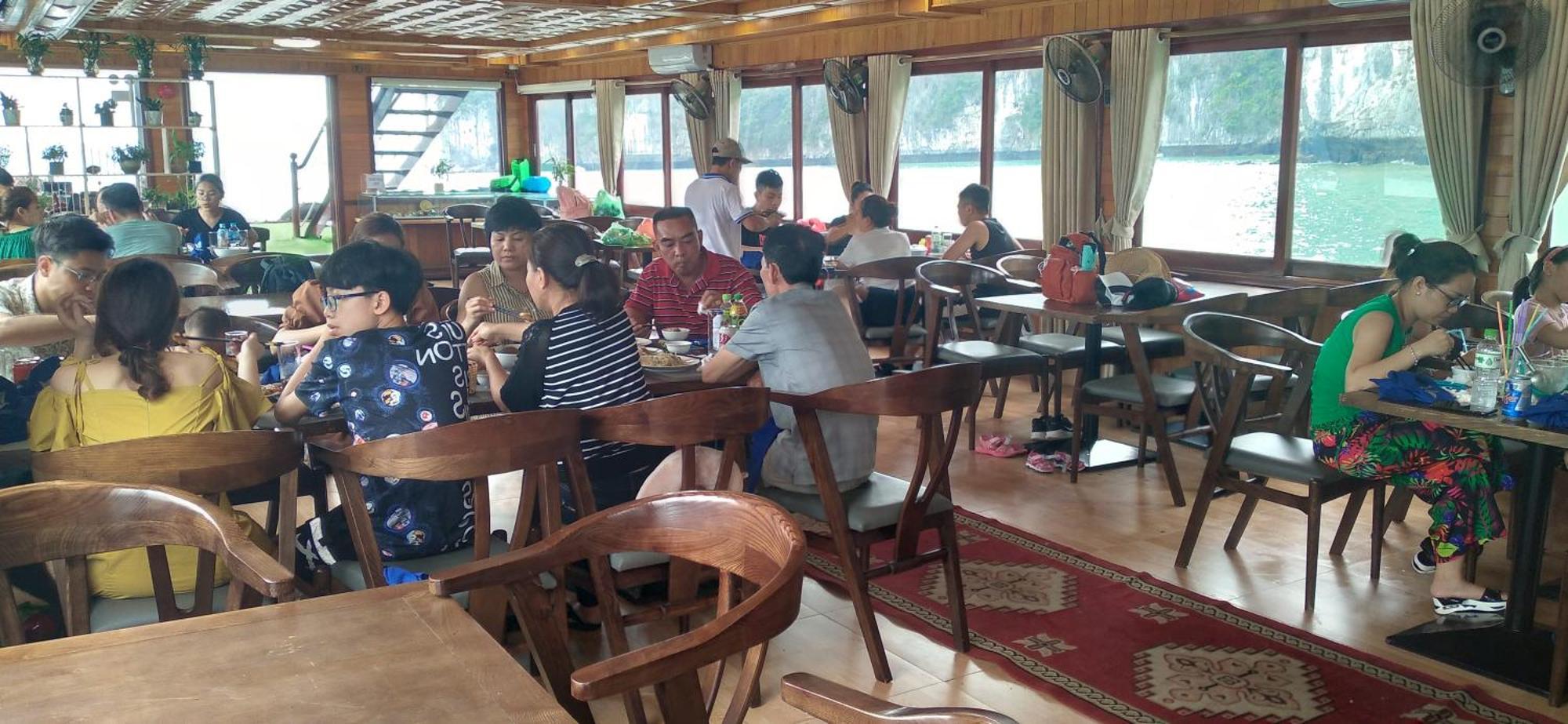 Dong Khe Sau Cat Ba Victory Hostel מראה חיצוני תמונה