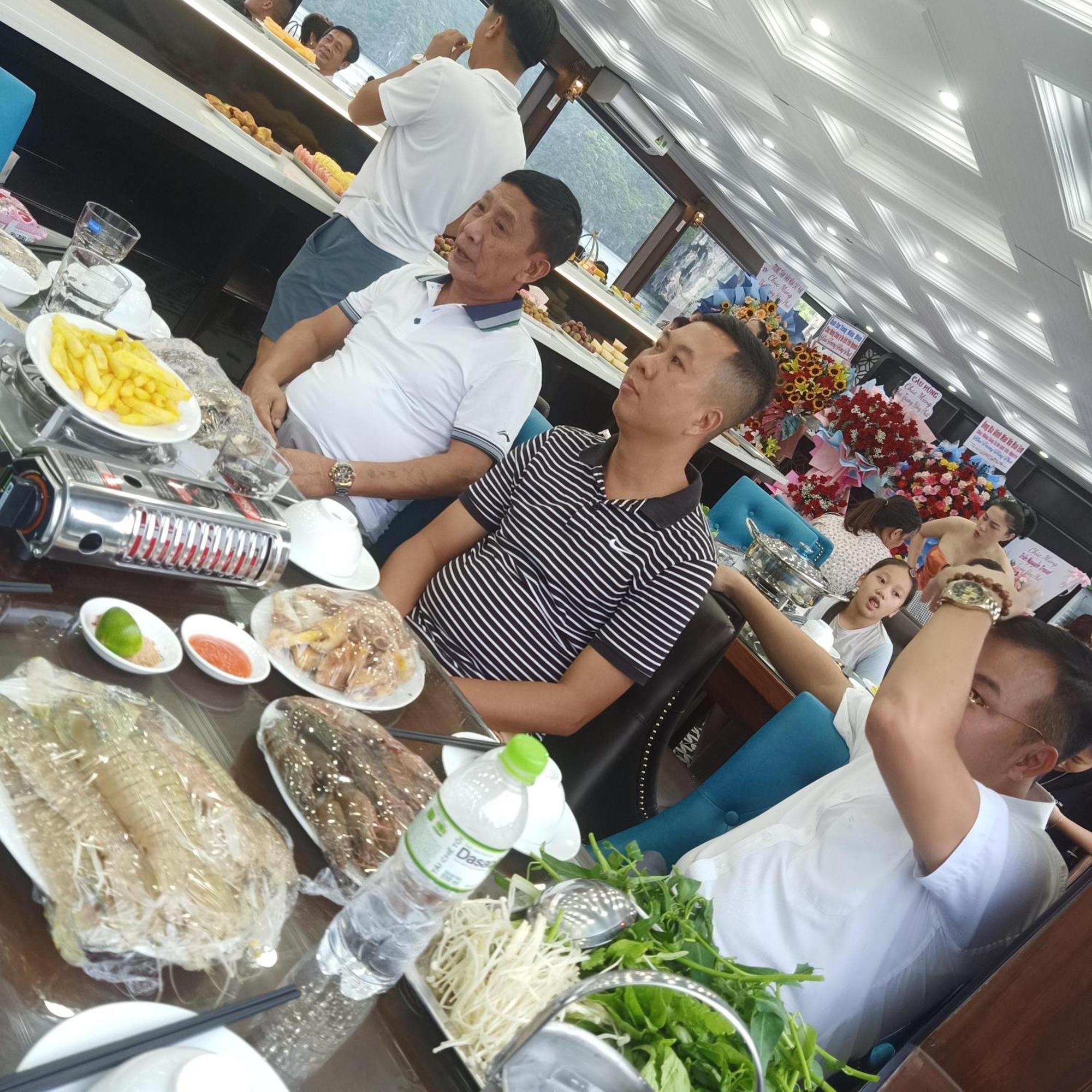 Dong Khe Sau Cat Ba Victory Hostel מראה חיצוני תמונה